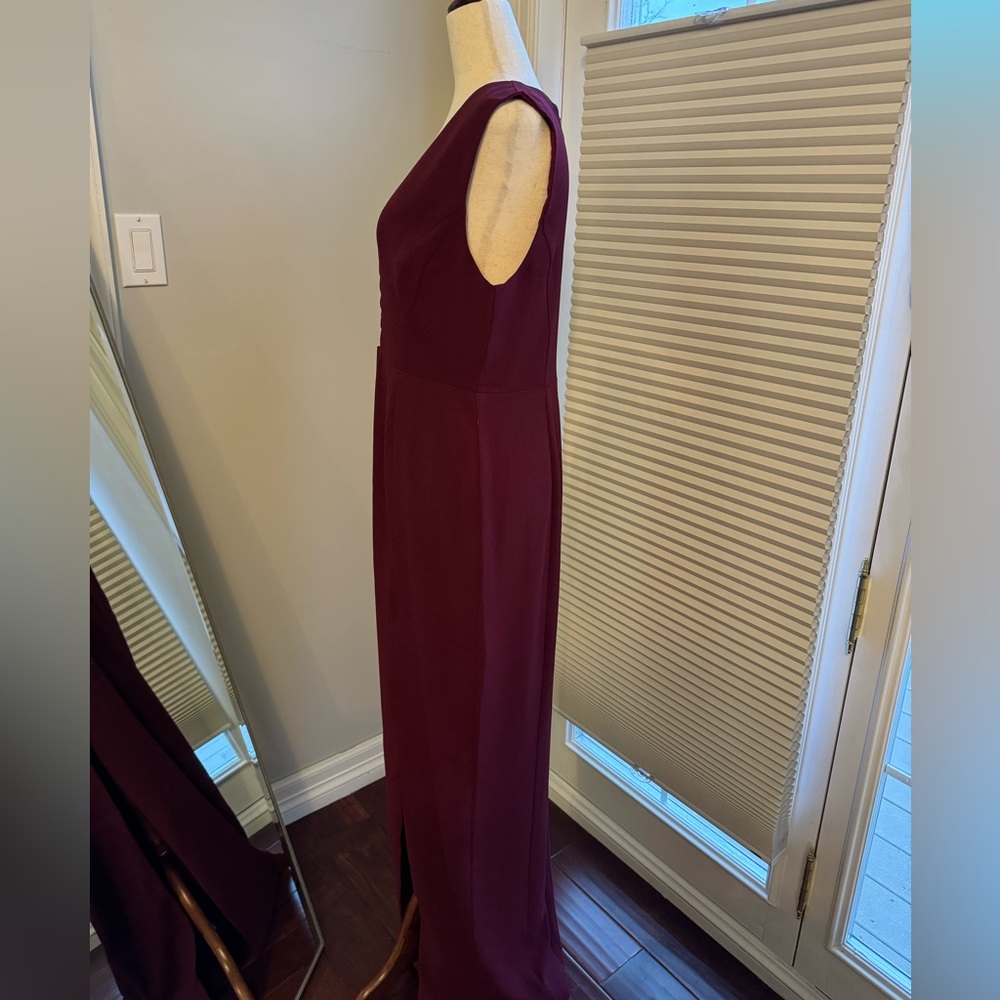 WAYF | The Casey Plunge Neck Gown | Med 💃🏼 - Picture 6 of 15